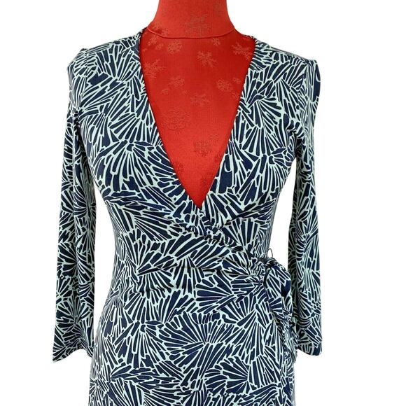 BCBGMaxazria true wrap dress size XS stretch BLACK & MINT GREEN career casual - Picture 2 of 9